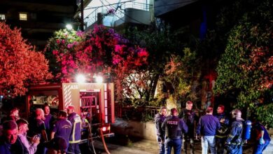 Ηράκλειο:-Ο-57χρονος-έβαλε-σακούλα-στο-κεφάλι-του-αδελφού-του-και-έκαψε-το-σπίτι-του-–-Στο-νοσοκομείο-φρουρούμενος