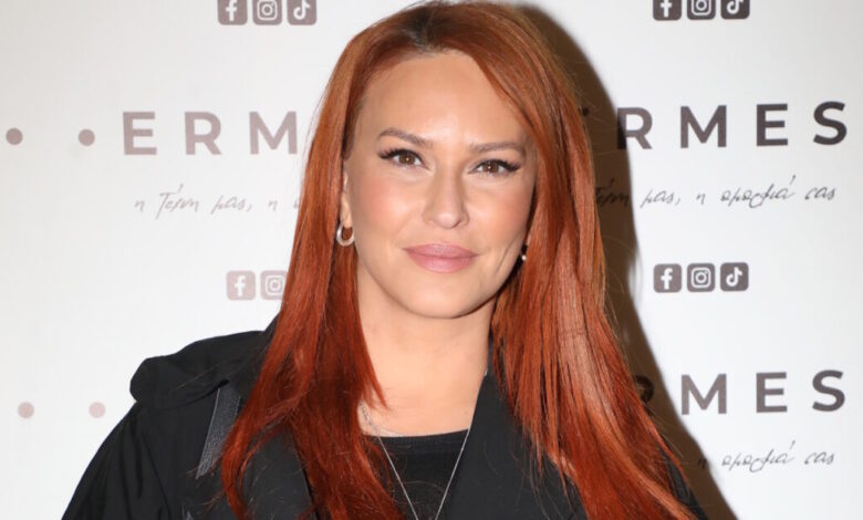 Σίσσυ-Χρηστίδου:-«Εμένα-η-γιαγιά-μου,-μου-είχε-βρει-στο-φλιτζάνι,-ότι-το-όνομα-του-άντρα-της-ζωής-μου-ξεκινάει-από-Χ»