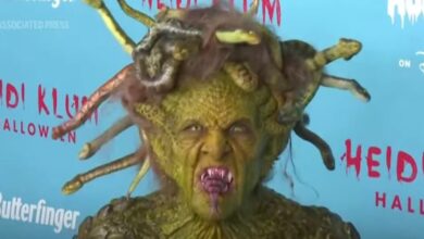 Η-Χάιντι-Κλουμ-έκανε-και-φέτος-το-θαύμα-της-στο-halloween-–-Μεταμορφώθηκε-σε-Μέδουσα-εμπνευσμένη-από-την-ελληνική-μυθολογία