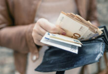 Κύκλοι-ΔΥΠΑ-για-επίδομα-μητρότητας:-Καμία-μητέρα-δικαιούχος-δεν-θα-το-στερηθεί