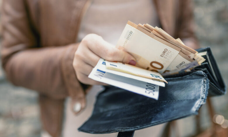 Κύκλοι-ΔΥΠΑ-για-επίδομα-μητρότητας:-Καμία-μητέρα-δικαιούχος-δεν-θα-το-στερηθεί