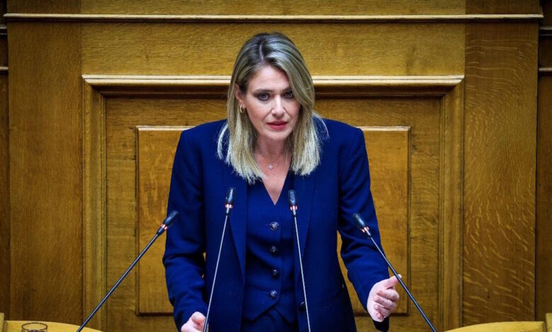 Άννα-Ευθυμίου:-«Πολύ-πιο-σύντομη-η-έκδοση-των-συντάξεων-–-Δεν-αλλάζουν-τα-όρια-ηλικίας-συνταξιοδότησης»
