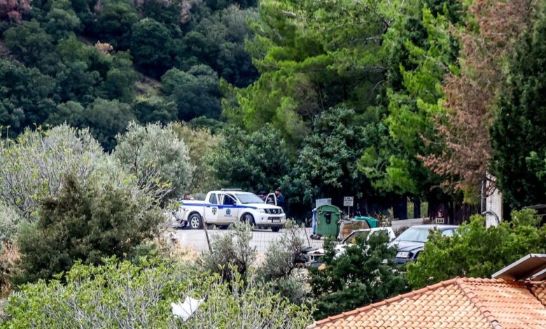 Βεντέτα-στη-Βορίζια:-Βαφτίστηκαν-τα-παιδιά-του-39χρονου-Φανούρη-Καργάκη-πριν-την-κηδεία-του-–-Το-σπαρακτικό-μοιρολόι-της-γυναίκας-του