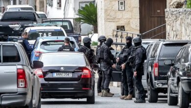 Βεντέτα-στα-Βορίζια:-Ταυτοποιήθηκαν-οι-5-καταζητούμενοι-για-το-μακελειό-–-Δύο-συλλήψεις-για-παράνομο-οπλισμό