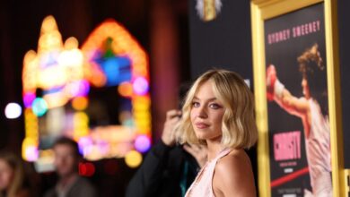 Σίντνεϊ-Σουίνι:-Η-ξανθιά-καλλονή-που-αποκήρυξε-το-σουτιέν-κι-έκανε-όλο-το-Χόλιγουντ-να-μιλάει-μόνο-για-εκείνη