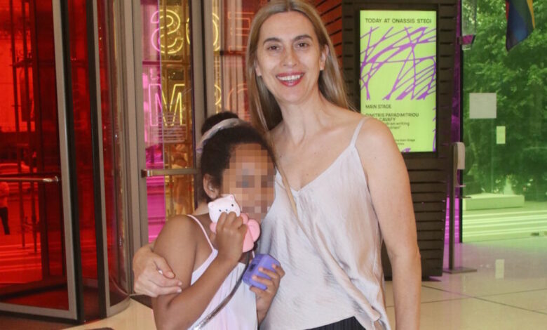 Βίκυ-Βολιώτη:-«Η-υιοθεσία-ήταν-κάτι-το-οποίο-το-επιθυμούσα-πάντα,-δεν-προέκυψε-ως-ανάγκη»