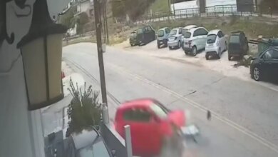 Κόρινθος:-Τροχαίο-με-τρία-αυτοκίνητα-–-Βίντεο-από-τις-στιγμές-της-καραμπόλας