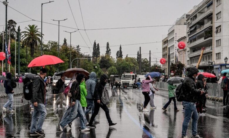 Καιρός:-Βροχερό-σκηνικό-με-καταιγίδες-στα-δυτικά-–-Ξεκινά-χειμωνιάτικη-εβδομάδα-με-πτώση-της-θερμοκρασίας-και-ομίχλες