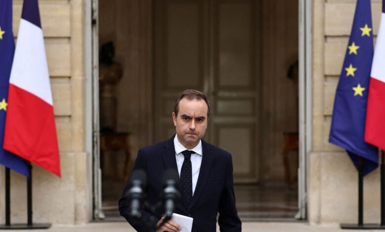 Γαλλία:-Πώς-επιχειρεί-ο-Λεκορνί-να-επιβιώσει-με-τον-νέο-προϋπολογισμό