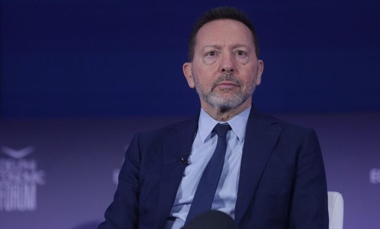 Στουρνάρας:-Η-οικονομία-βρίσκεται-σε-δυναμική-πορεία,-παρά-την-άνευ-προηγουμένου-αβεβαιότητα