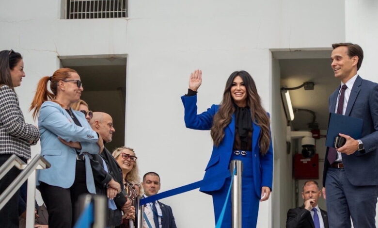 Η-Κίμπερλι-Γκίλφοϊλ-σε-συνάντηση-με-την-ομάδα-της-Αμερικανικής-Αποστολής-στην-Ελλάδα-–-Την-Τρίτη-θα-συναντηθεί-με-Τασούλα-και-Γεραπετρίτη