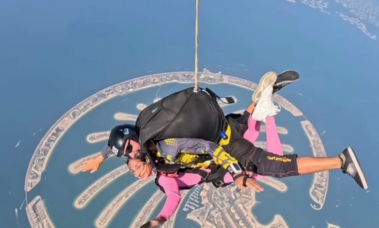 Η-Ναυσικά-Παναγιωτακοπούλου-τράβηξε-όλα-τα-βλέμματα-κάνοντας-ελεύθερη-πτώση-από-αεροπλάνο-στο-Ντουμπάι