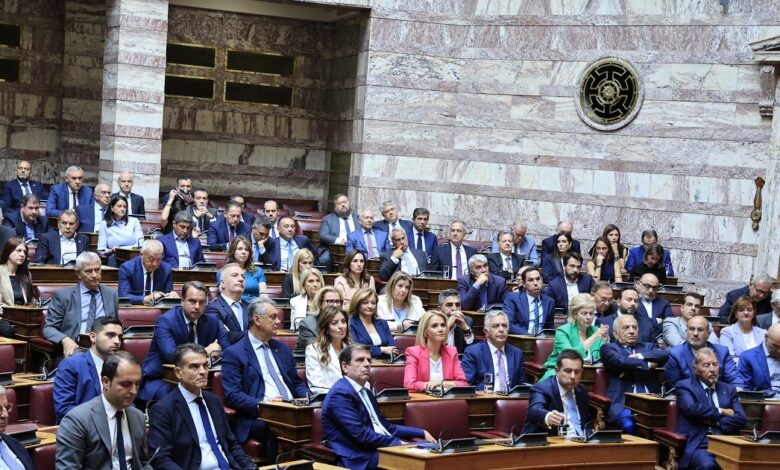 Στα-κάγκελα-οι-βουλευτές-της-ΝΔ-για-τα-ΕΛΤΑ-–-Υψηλοί-τόνοι-στην-τηλεδιάσκεψη-–-«Πάρτε-το-πίσω»