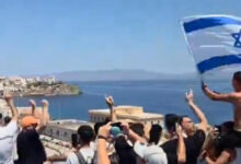 Χανιά:-Συγκέντρωση-στην-πλατεία-Σούδας-για-το-ανεπιθύμητο-crown-iris