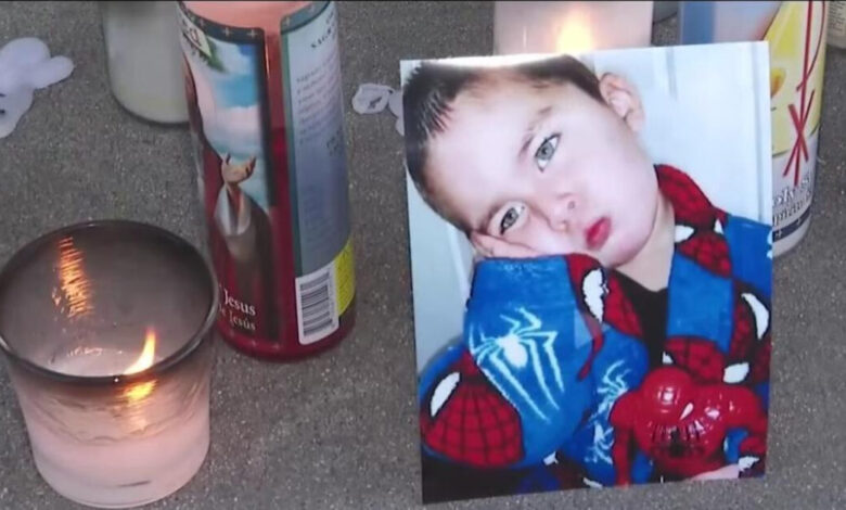 Φρίκη-στις-ΗΠΑ:-Αγόρι-8-ετών-βρέθηκε-νεκρό-μέσα-σε-φορητό-ψυγείο-–-Η-μητέρα-και-η-γιαγιά-του-κατηγορούνται-για-φόνο