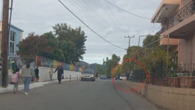 Μακελειό-στα-Βορίζια:-Σε-πολιορκία-ο-Αλικιανός-για-την-κηδεία-της-56χρονης-–-Ανιχνευτής-μετάλλων-στην-είσοδο-της-εκκλησίας