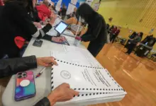 Άνοιξαν-οι-κάλπες-στις-εκλογές-στις-ΗΠΑ