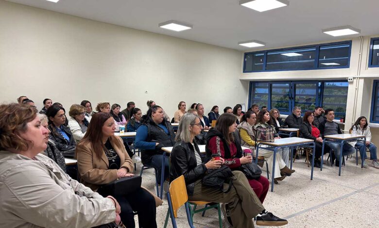 Συνεργασία-Σχολείου-Οικογένειας:-Πλήθος-Γονέων-στη-Συνάντηση-του-5ου-Γυμνασίου-Τρικάλων