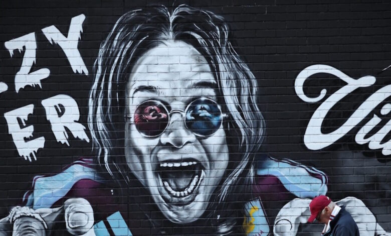 Όζι-Όζμπορν:-Ρεκόρ-Γκίνες-για-το-μεγαλύτερο-μωσαϊκό-από-κολοκύθες-ως-φόρο-τιμής-στον-θρυλικό-ρόκερ