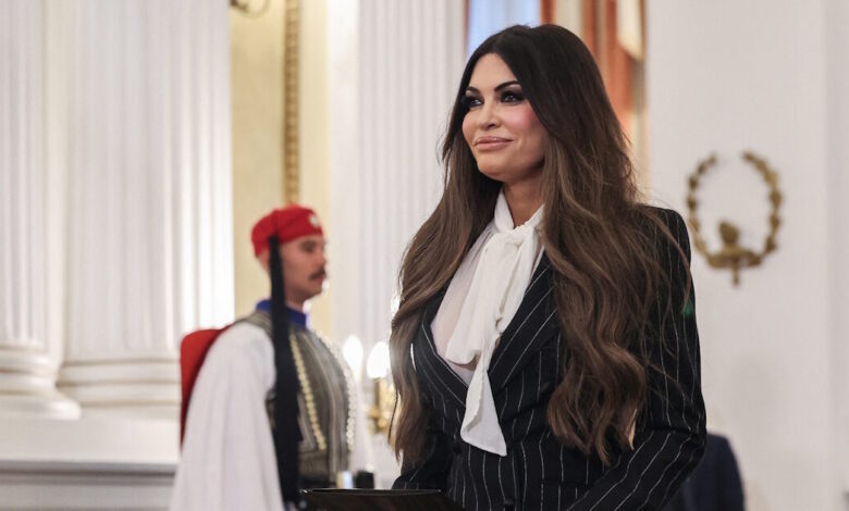 Κίμπερλι-Γκιλφόιλ:-Οι-πρώτες-ελληνικές-ημέρες-της-νέας-πρέσβη-των-ΗΠΑ-στην-Αθήνα-–-Το-αφιέρωμα-του-φιλοτραμπικού-«breitbart»