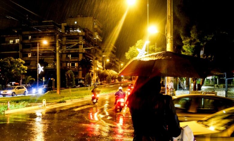 Καιρός:-Βροχές-και-καταιγίδες-χτυπούν-τη-χώρα-–-Έντονα-φαινόμενα-τις-επόμενες-ώρες