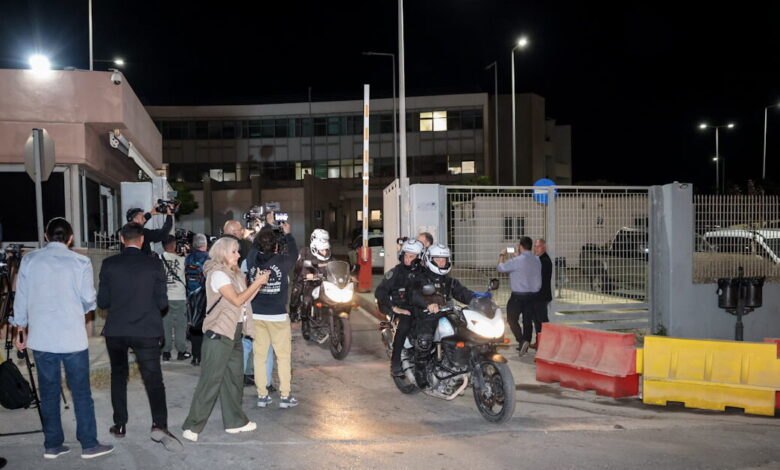 Βορίζια:-Το-48ωρο-των-διαπραγματεύσεων-και-οι-πιέσεις-που-«υποχρέωσαν»-τα-τρία-κατηγορούμενα-αδέρφια-να-παραδοθούν-μετά-το-μακελειό