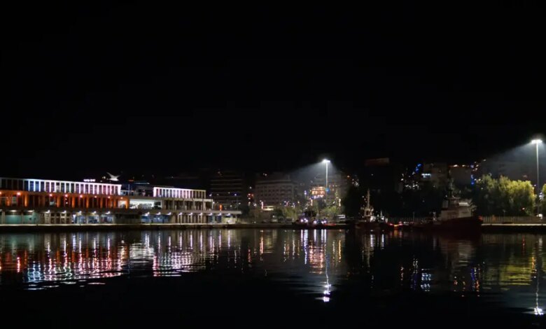 Λιμάνι-Πειραιά:-48χρονος-έπεσε-στη-θάλασσα-και-τον-έσωσε-λιμενικός