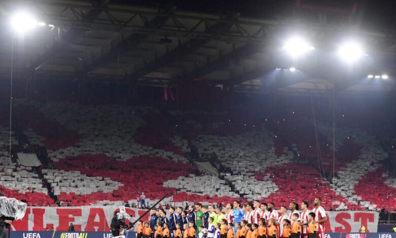 Ολυμπιακός-–-Αϊντχόφεν:-to-υπέροχο-κορέο-των-γηπεδούχων-στο-κατάμεστο-«Καραϊσκάκης»