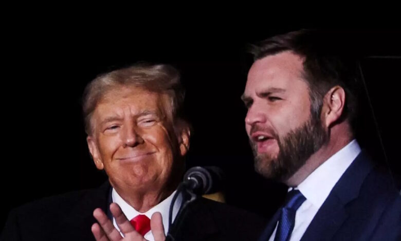 Λευκός-Οίκος-για-τον-ένα-χρόνο-από-τη-νίκη-του-Ντόναλντ-Τραμπ-και-του-Τζέι-Ντι-Βανς-–-«Η-Αμερική-πρώτη-για-πάντα»