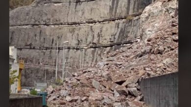 Συνεχίζεται-η-κατολίσθηση-στη-Γλύστρα-–-ΔΕΗ-και-γεωλόγοι-θα-κάνουν-σήμερα-αυτοψία