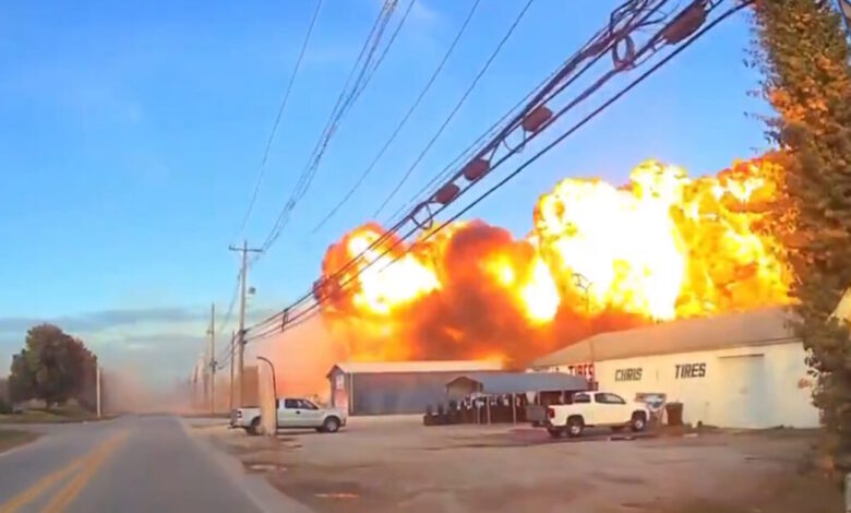 Κεντάκι:-Ο-κινητήρας-του-αεροσκάφους-της-ups-πήρε-φωτιά-και-αποκολλήθηκε-–-Συγκλονιστικά-βίντεο-από-την-τραγωδία-με-τους-12-νεκρούς