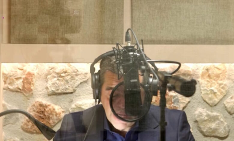 Βιβλίο-Αλέξη-Τσίπρα:-Το-audiobook-με-την-φωνή-του-ίδιου-και-του-Αιμίλιου-Χειλάκη