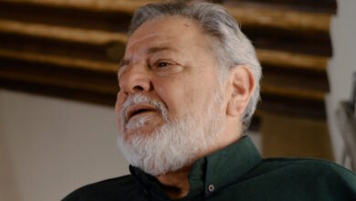 Γη-της-ελιάς-–-επόμενο-επεισόδιο:-Ο-Λυκούργος-ενημερώνει-την-Ισμήνη-πως-το-δικαστήριο-ενέκρινε-τη-διαδικασία-της-παρένθετης-μητρότητας