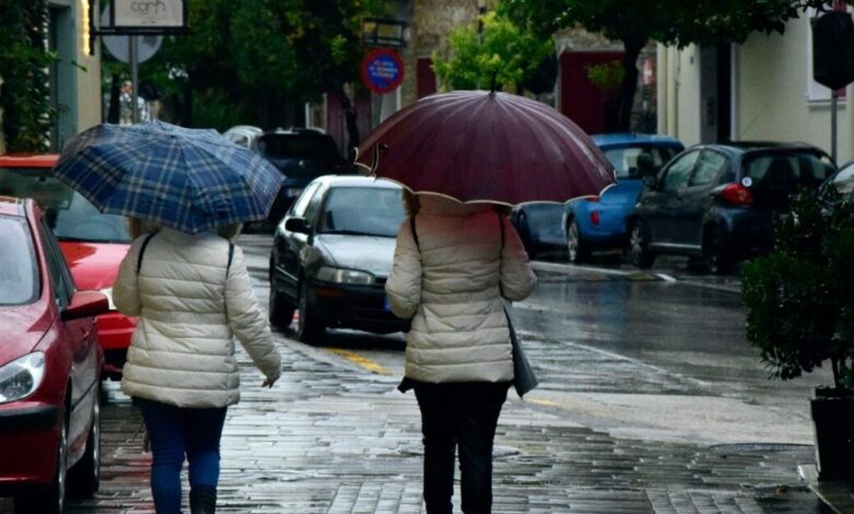 Καιρός:-Διαδοχικά-κύματα-κακοκαιρίας-σφυροκοπούν-τη-χώρα-με-καταιγίδες-για-3-ημέρες-–-«Καμπανάκι»-για-πλημμύρες-στα-δυτικά