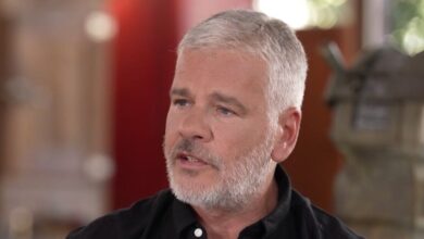 Νίκος-Γρίτσης:-«Έλεγαν-τη-μητέρα-μου-“μάνα-του-τρομοκράτη”,-έφυγε-από-καρκίνο-στα-45-της»