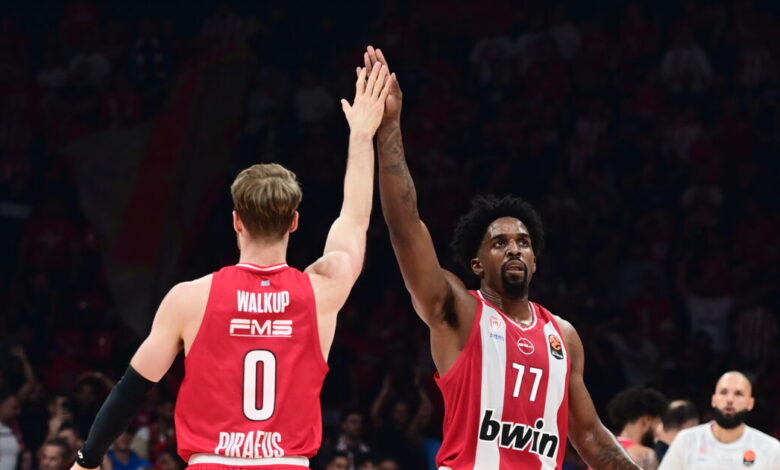 Ολυμπιακός-–-Παρτιζάν-80-71:-«Λύγισαν»-τους-Σέρβους-στο-«καμίνι»-του-ΣΕΦ-και-πήραν-δεύτερη-σερί-νίκη-στη-euroleague-οι-Πειραιώτες