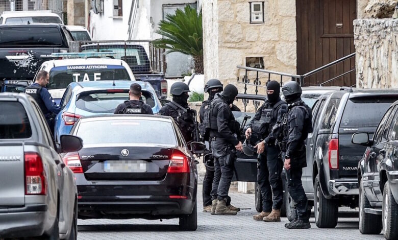 Βορίζια:-Οι-αρχές-ταυτοποίησαν-τον-άνθρωπο-που-έβαλε-βόμβα-στο-σπίτι-πριν-το-μακελειό-–-«Δεν-πυροβόλησα»-λέει-ο-48χρονος-συλληφθείς