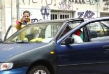 Κυψέλη:-Συγκλονίζει-η-ιστορία-του-ηλικιωμένου-ζευγαριού-που-μένει-σε-αυτοκίνητο-–-«Είμαστε-άστεγοι,-αλλά-αξιοπρεπείς»