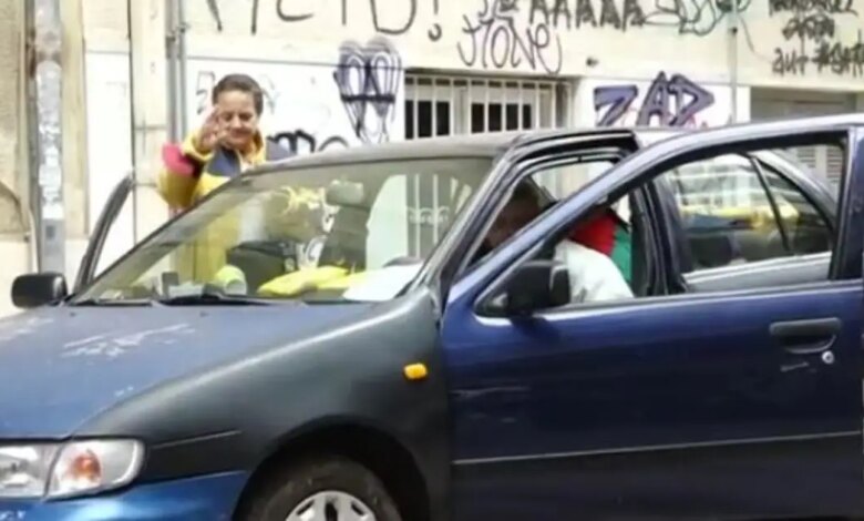 Κυψέλη:-Συγκλονίζει-η-ιστορία-του-ηλικιωμένου-ζευγαριού-που-μένει-σε-αυτοκίνητο-–-«Είμαστε-άστεγοι,-αλλά-αξιοπρεπείς»