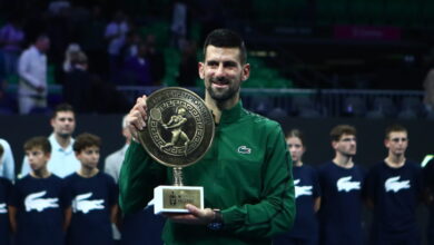 Νόβακ-Τζόκοβιτς:-Η-απονομή-του-τροπαίου-στο-hellenic-championship-και-η-φωτογραφία-με-τον-Στέφανο-Τσιτσιπά