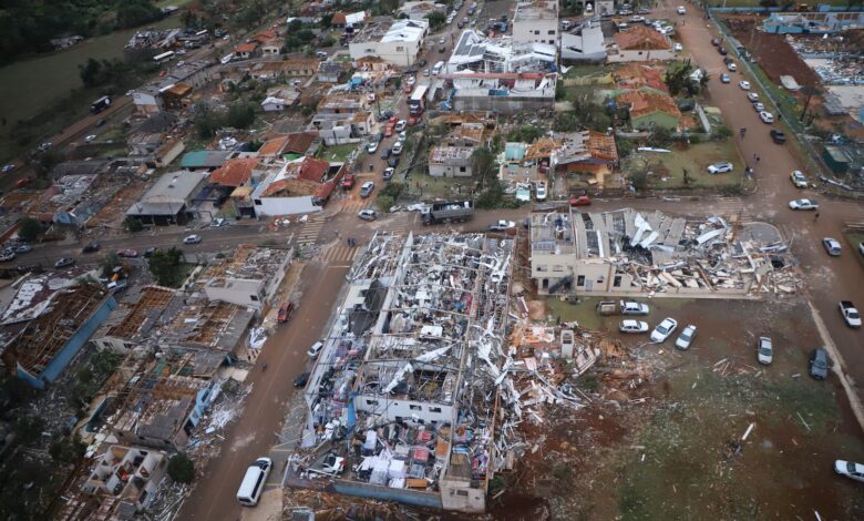 Ανεμοστρόβιλος-στη-νότια-Βραζιλία-σκότωσε-έξι-και-τραυμάτισε-εκατοντάδες