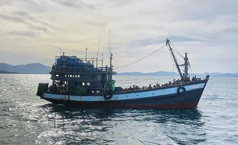 Μαλαισία:-Ένας-νεκρός-και-δεκάδες-αγνοούμενοι-μετά-από-ναυάγιο-σκάφους-με-μετανάστες