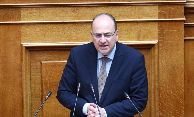 Μακάριος-Λαζαρίδης-κατά-Αντώνη-Σαμαρά:-«Αν-αγαπάει-όπως-λέει-την-παράταξη-και-την-Ελλάδα-οφείλει-να-στηρίξει-τον-Κυριάκο-Μητσοτάκη»