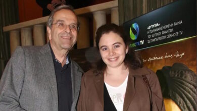 Ο-Αντώνης-Σαμαράς-μιλά-για-πρώτη-φορά-δημόσια-μετά-τον-θάνατο-της-κόρης-του:-«Ευχαρίστησα-τον-Θεό-για-τα-34-χρόνια-που-είχαμε-τη-Λένα-μας»