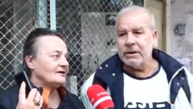 Κυψέλη:-Βρέθηκε-σπίτι-για-τους-άστεγους-που-έμεναν-εδώ-και-3-χρόνια-στο-αυτοκίνητό-τους-–-«Επιτέλους-θα-κοιμηθώ-σε-κρεβάτι»