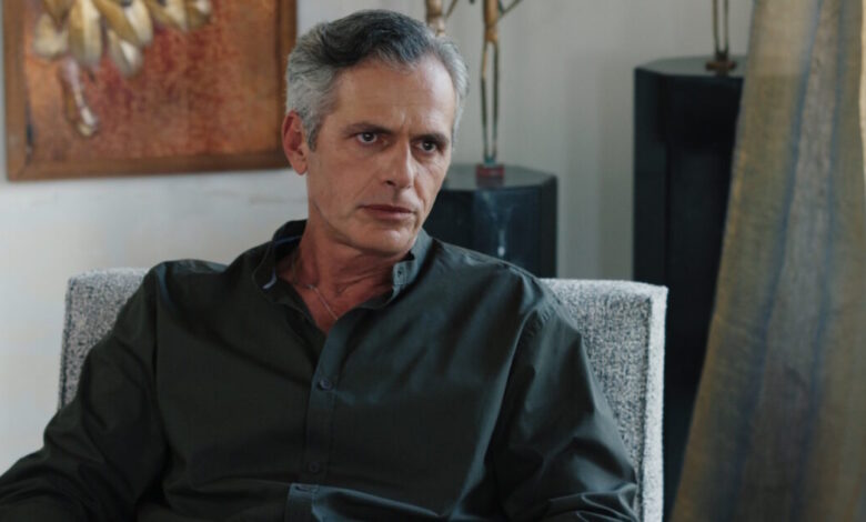 Γη-της-ελιάς-–-επόμενα-επεισόδια:-Ο-Αντώνης-θάβει-το-πτώμα-της-Στέλλας-στον-κήπο-για-να-σβήσει-κάθε-ίχνος-του-εγκλήματος