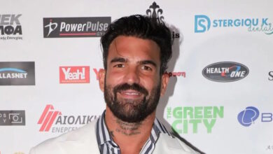 Ο-Δημήτρης-Αλεξάνδρου-και-η-Ρία-Ελληνίδου-για-καφέ-και-βάφλα-στην-Πεντέλη-με-φίλους-τους