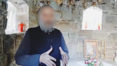 Η-δράση-του-youtuber-ιερέα-και-οι-κωδικές-ονομασίες-για-τα-ναρκωτικά:-Η-«φανουρόπιτα»,-το-«κεράκι»-και-το-«καφεδάκι»