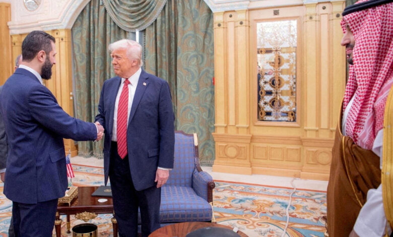 Από-τα-αλώνια…-στα-σαλόνια:-Ο-Τραμπ-θα-φιλοξενήσει-αλ-Σαράα-στον-Λευκό-Οίκο