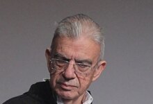 Μένης-Κουμανταρέας:-Ισόβια-και-πάλι-στους-2-κατηγορούμενους-για-τη-δολοφονία-του-συγγραφέα